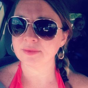 Meet your Posher, Lacey